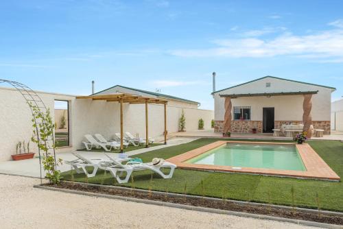 Casa Rural María Lantejuela — 4-Star Luxury Hotel in La Lantejuela, Spain