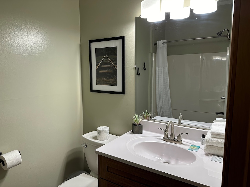 EverSpring Inn & Suites - photo 19
