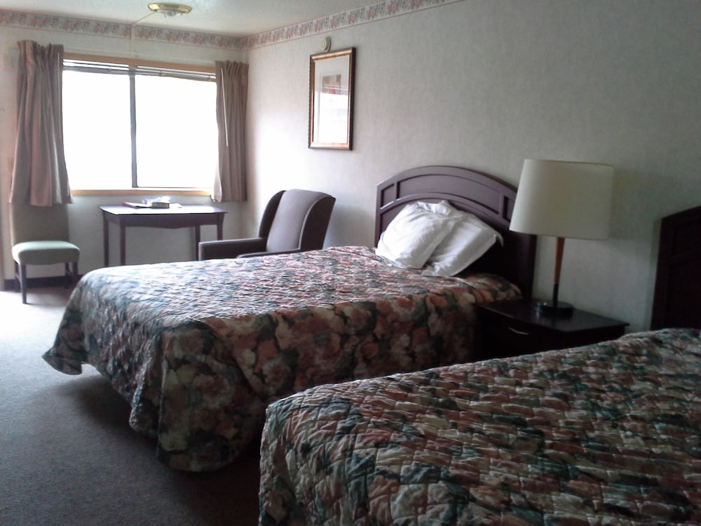 Richland Inn and Suites - photo 11