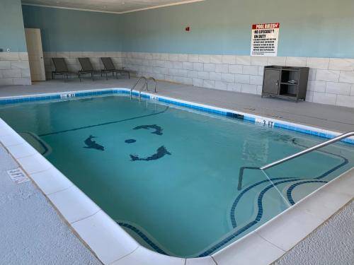 Holiday Inn Express & Suites Bridgeport by IHG - photo 18