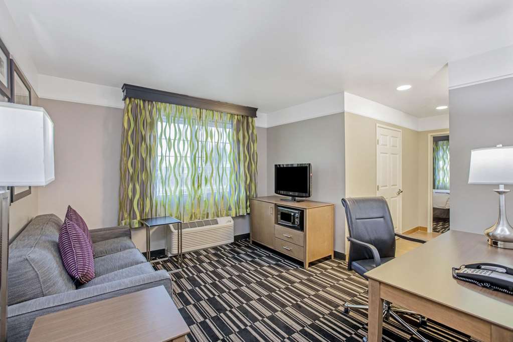 La Quinta Inn & Suites by Wyndham Modesto Salida - photo 24