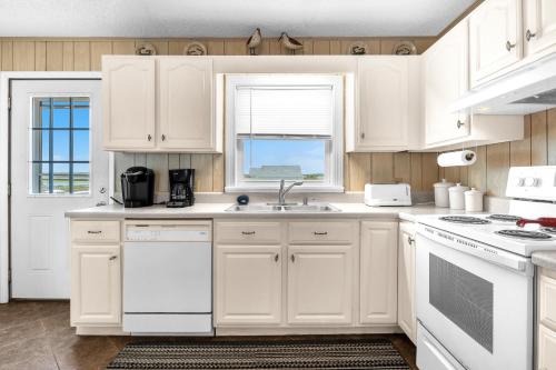 Shorebird by Oak Island Accommodations - photo 36