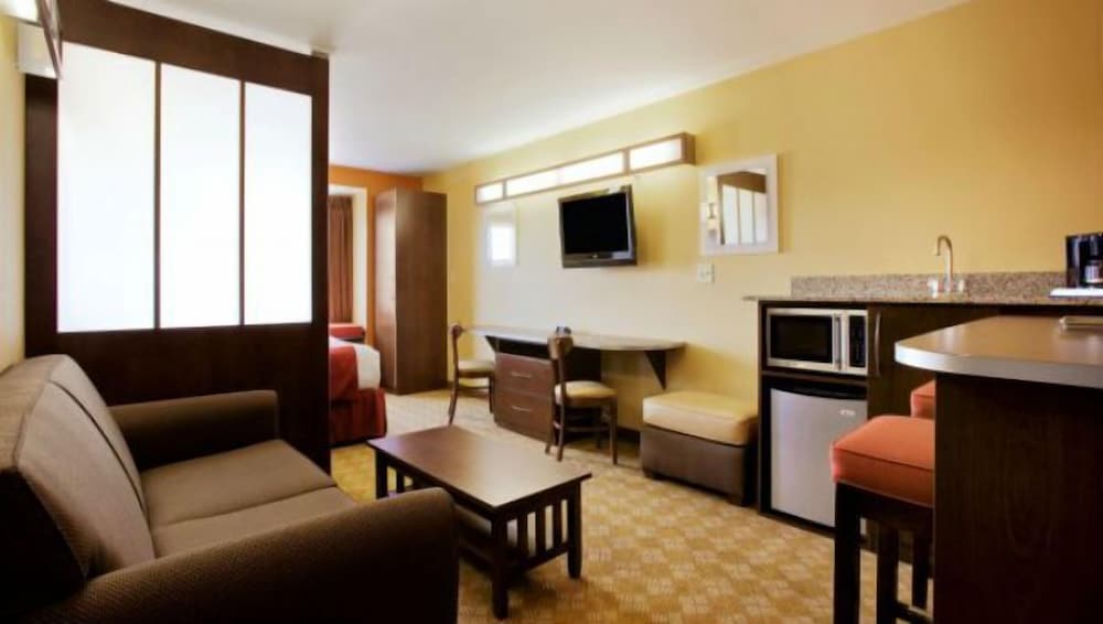 Microtel Inn and Suites by Wyndham Rawlins - photo 9