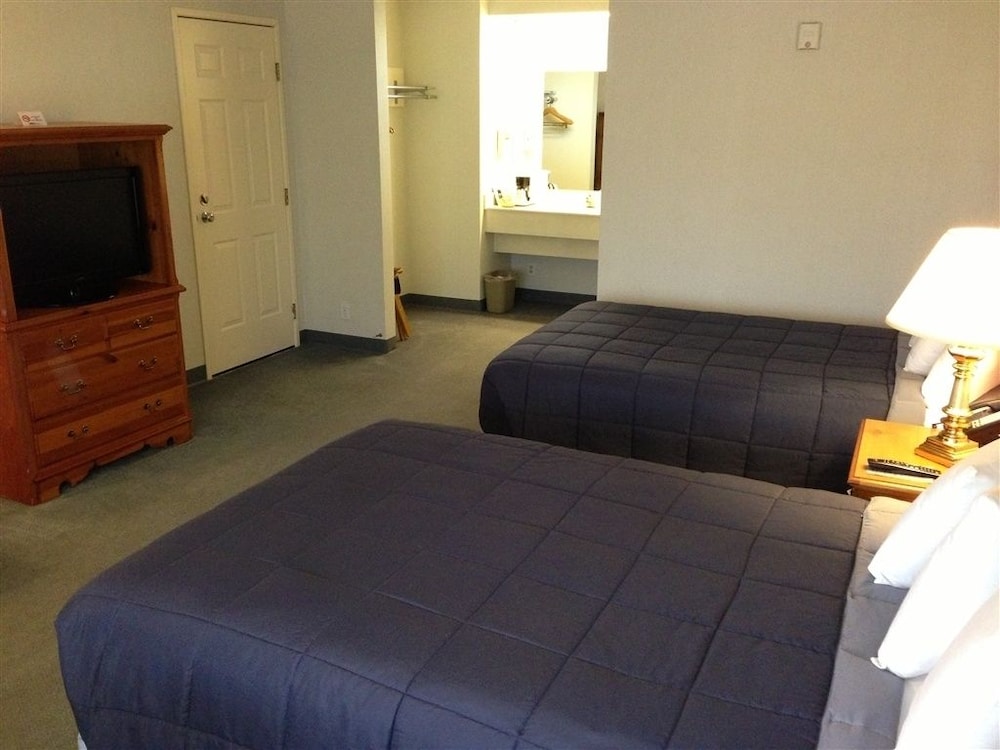 Fontana Village Inn - photo 7