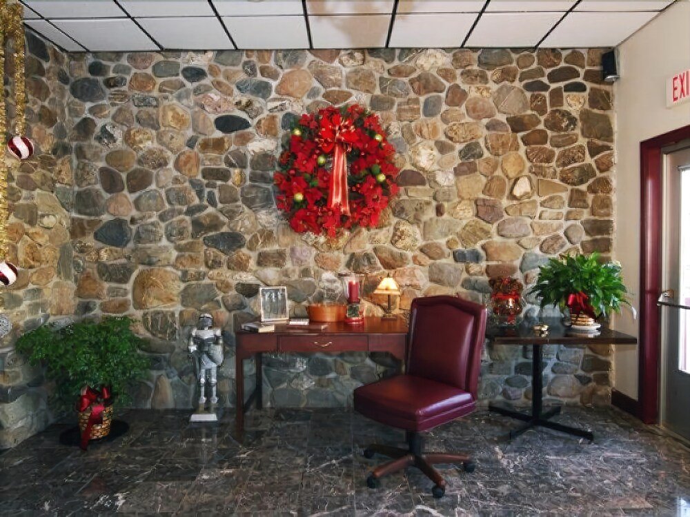 Aroostook Hospitality Inn at Van Buren - photo 2