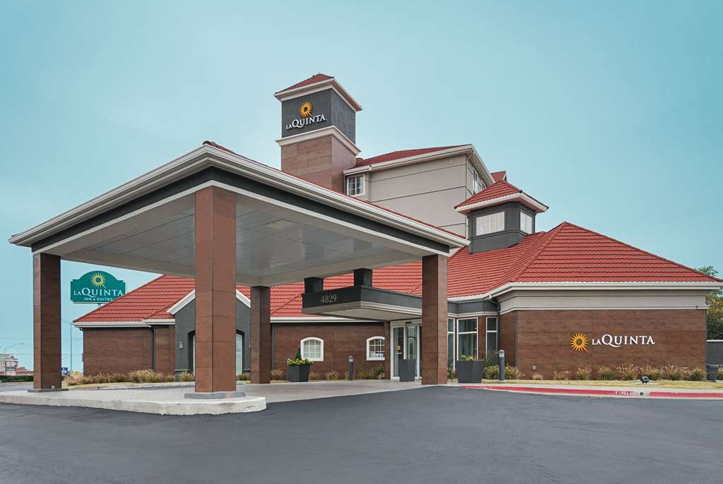 La Quinta Inn & Suites by Wyndham Oklahoma City NW Expwy - photo 3