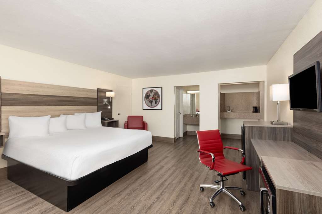 Ramada by Wyndham Kingman - photo 16