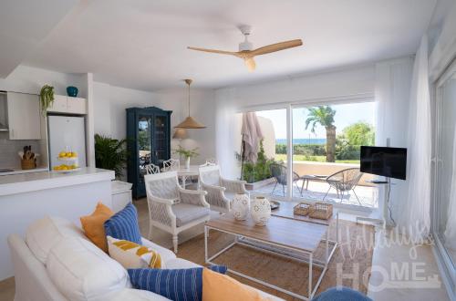 Beachfront Elviria Ii Sea Views Lovely Terrace And Pool — Marbella