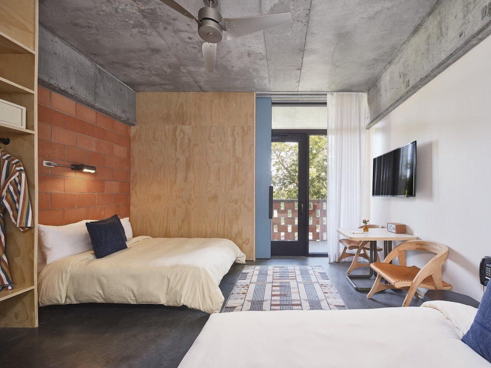 The Carpenter Hotel - photo 18