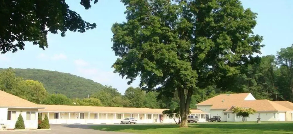 Rocky River Inn - photo 7