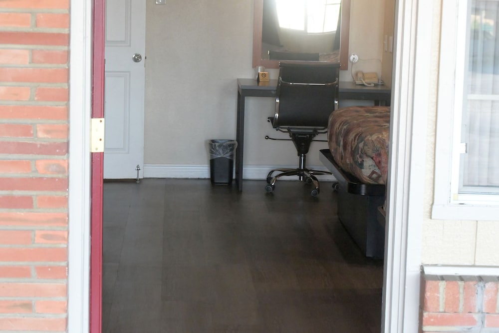 A 1 Budget Motel - photo 31