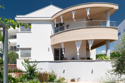 Apartments A&T — 4-Star Luxury Hotel in Sukosan, Croatia