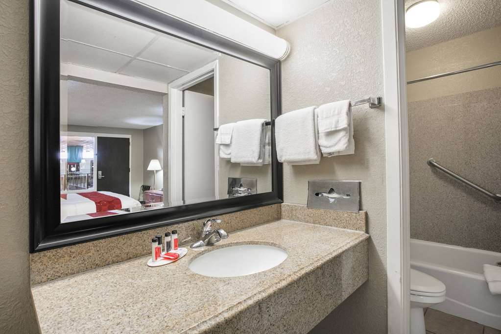 Ramada by Wyndham Odessa Near University of Texas Permian - photo 10