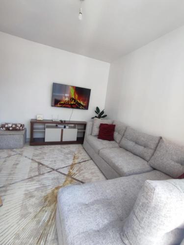 Delightful Studio Racecourse Gardens Apt with pool