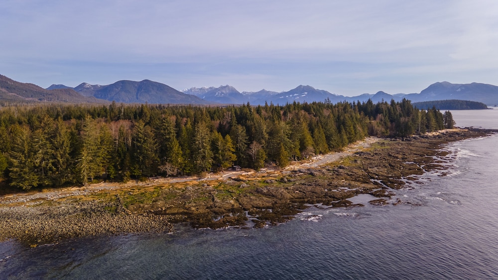 So Damn Lucky Glamping in Ucluelet, Canada