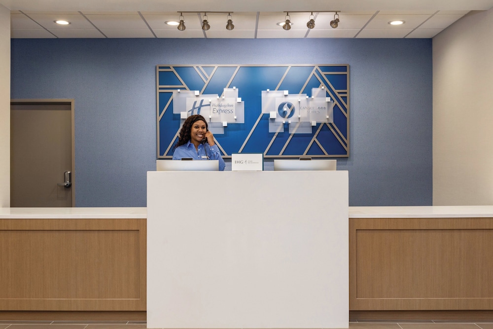 Holiday Inn Express & Suites Bessemer Birmingham SW by IHG - photo 50