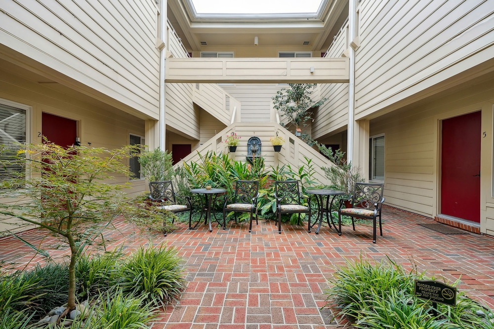 Downtown Wilmington Studio in Historic District - photo 19