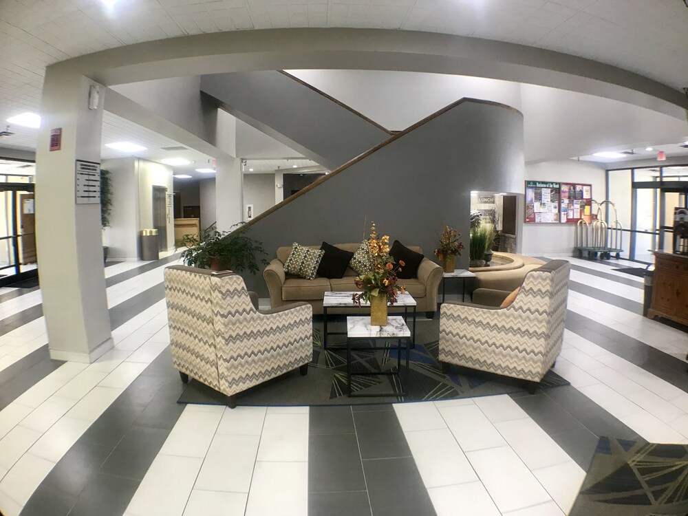 Crossroads Hotel at Huron Event Center - photo 4