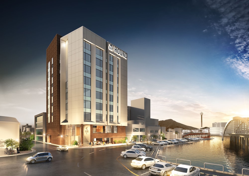 Bay Hound Hotel in Busan, South Korea