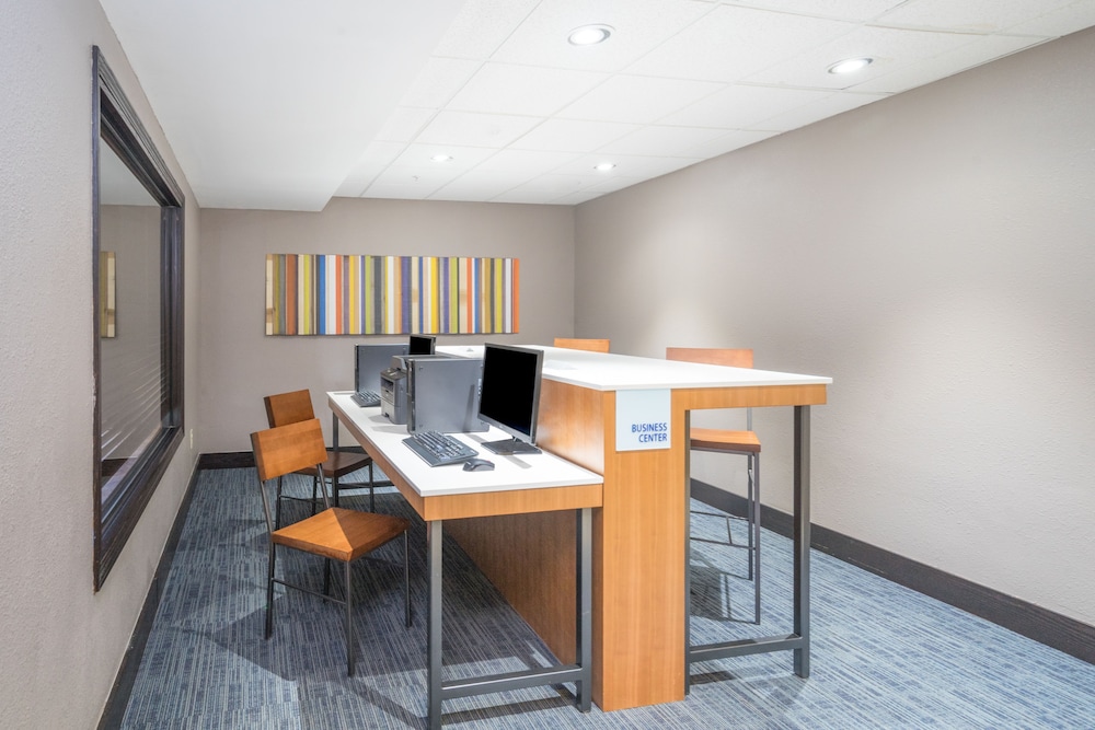 Holiday Inn Express Howe by IHG - photo 27