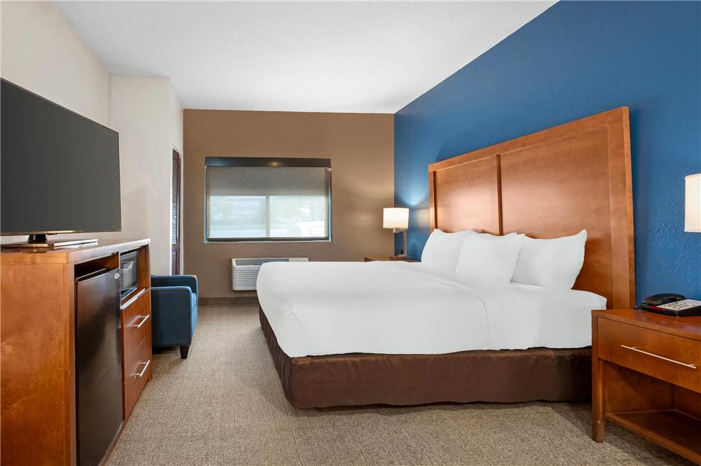 Comfort Inn & Suites North Greenfield - photo 21