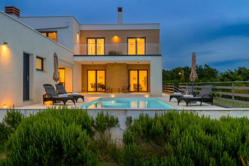 Villa Sunrise by IstriaLux — 4-Star Luxury Hotel in Svetvincenat, Croatia