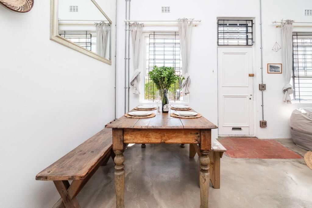 The Old Shop loft apt in the heart of Kalk Bay