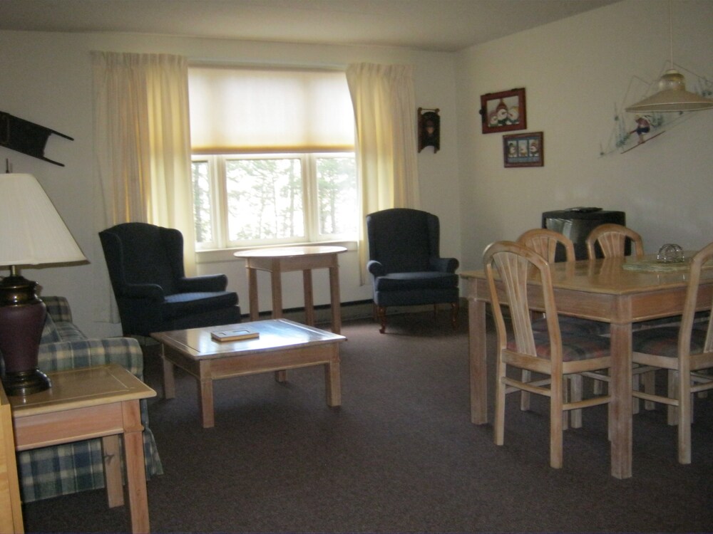 Golden Eagle Lodge Resort - photo 18