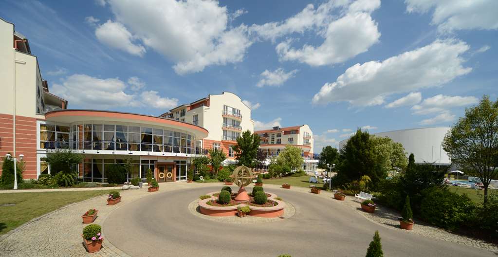 The Monarch Hotel — hotel in Neustadt An Der Donau