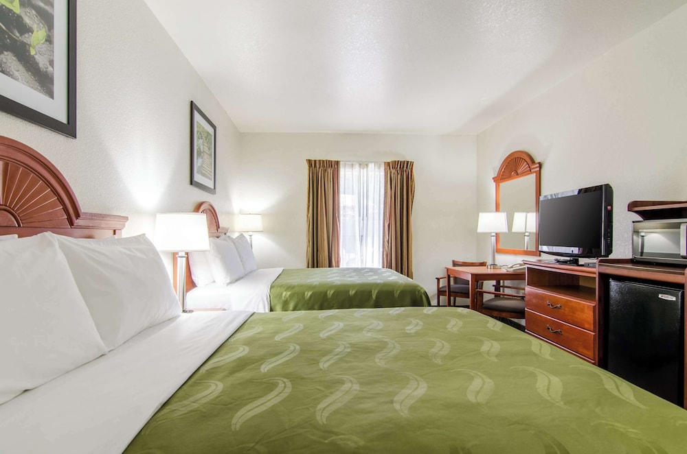 Quality Inn Junction City Near Fort Riley - photo 30