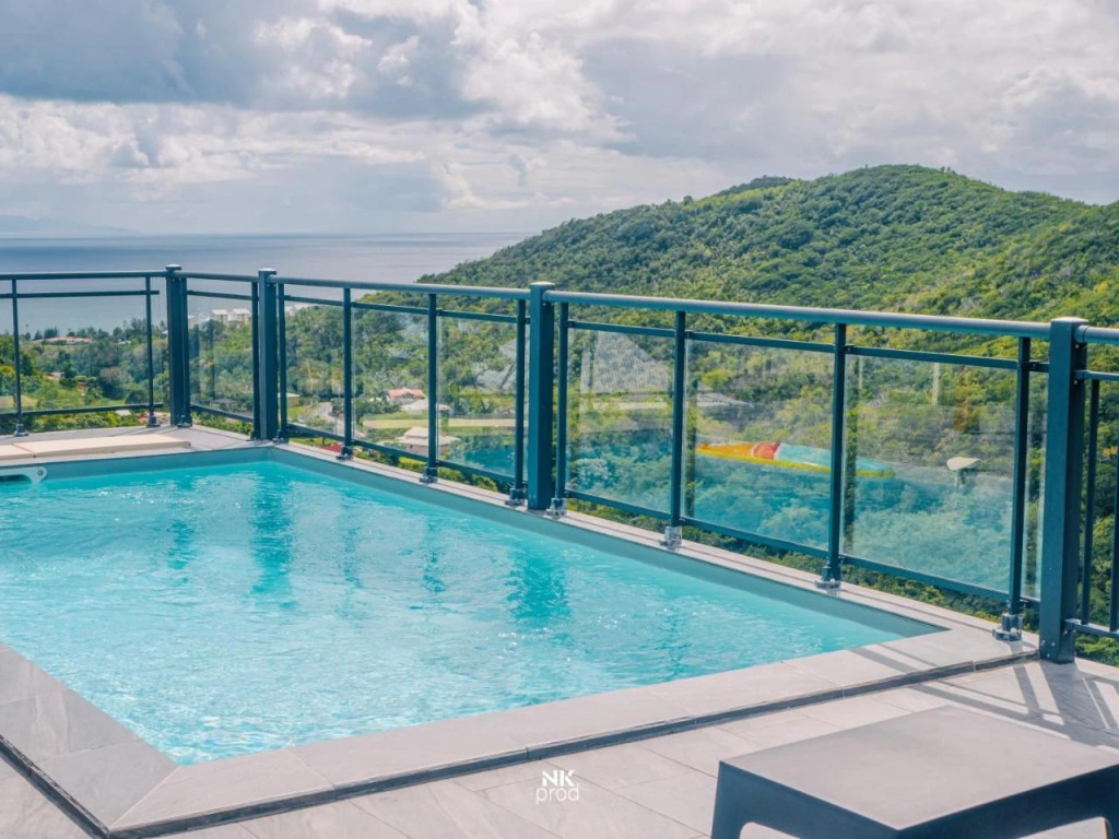 East villa. Entre terre ciel et mer. — 4-Star Luxury Hotel in Sainte-Luce, Martinique