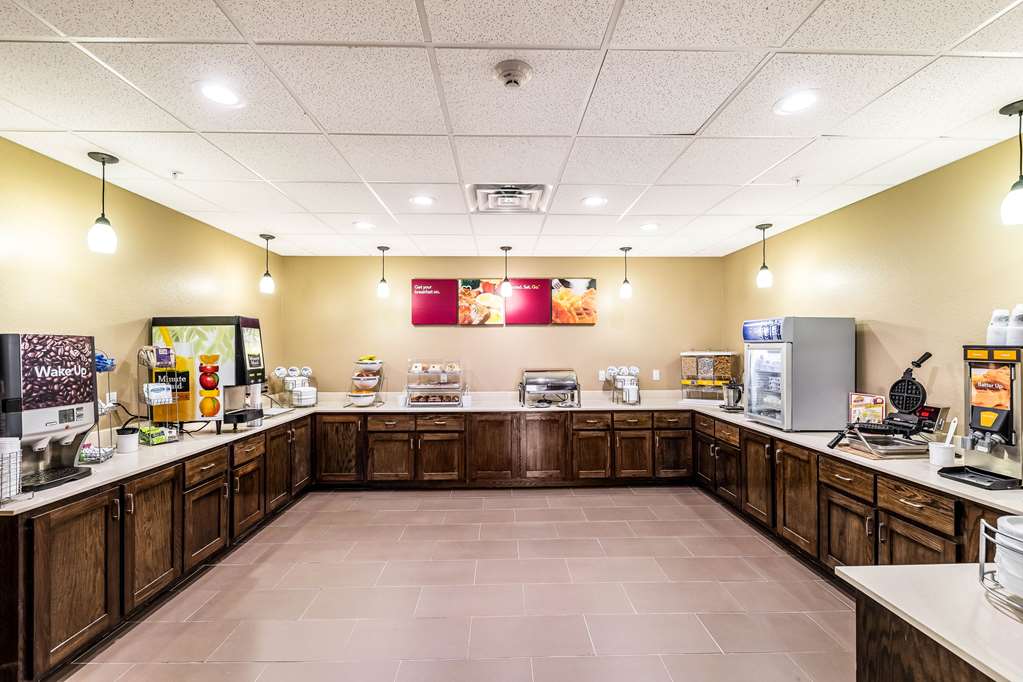 Comfort Suites Grand Prairie Arlington North - photo 38