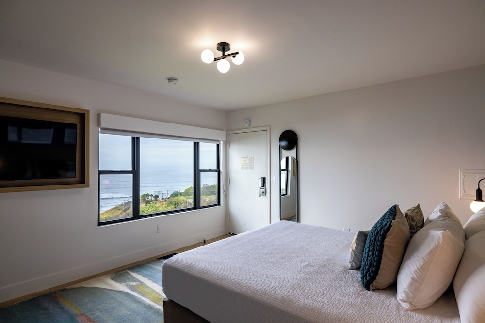 The Tides Oceanview Inn and Cottages - photo 44