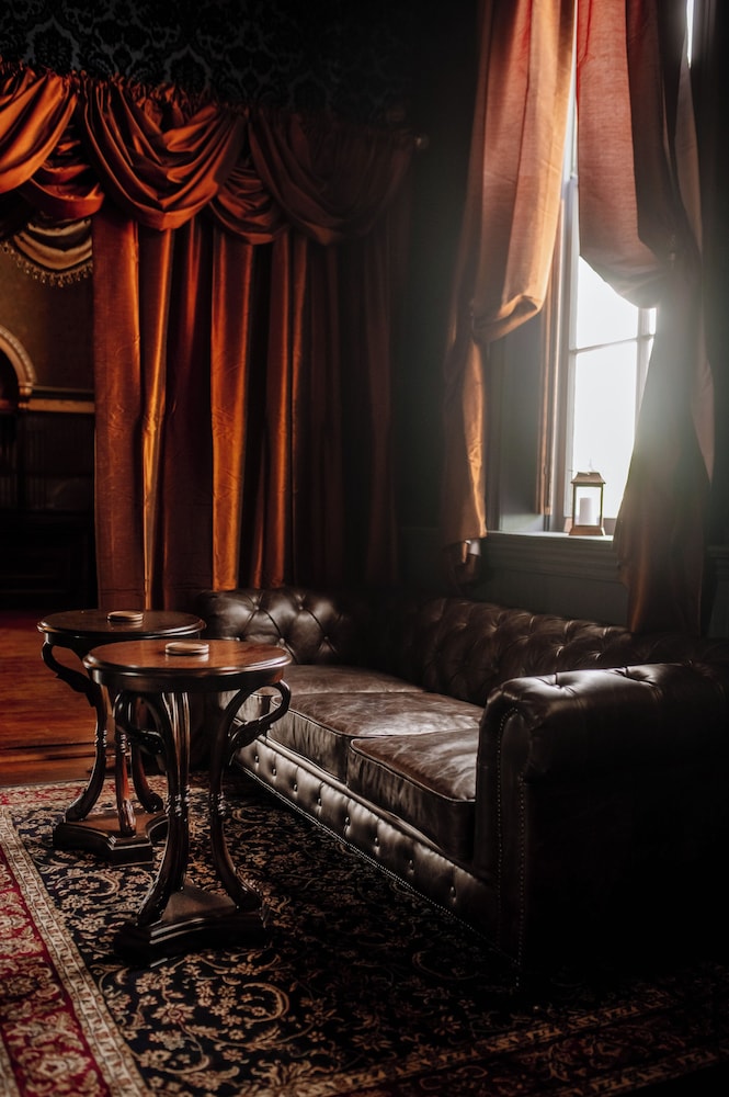 White House Hotel - photo 39