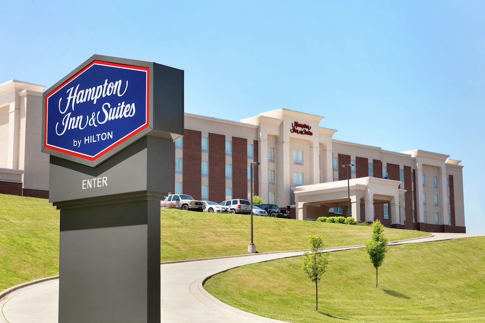 Hampton Inn & Suites Parkersburg Downtown - photo 36