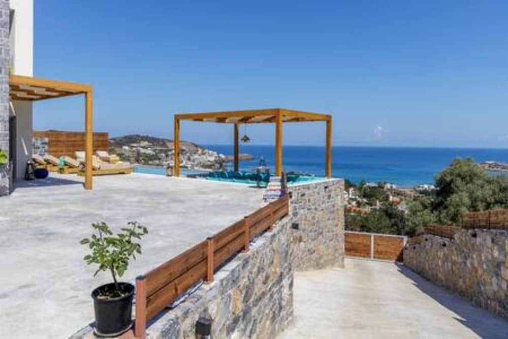 Sunny Drops Villa White by Estia — 4-Star Luxury Hotel in Bali, Greece