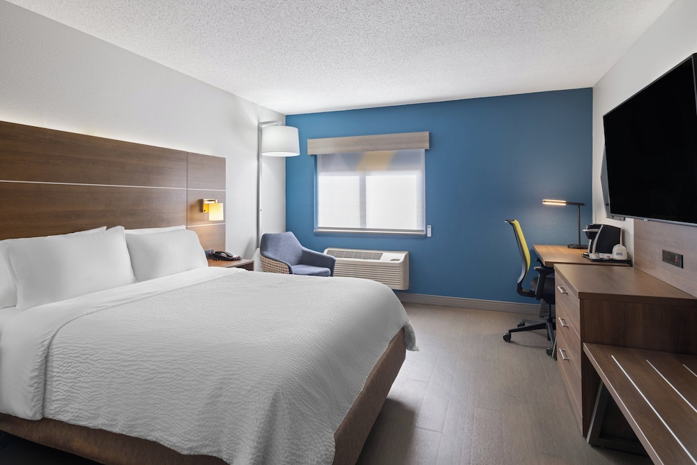 Holiday Inn Express Sheboygan Kohler by IHG - photo 29