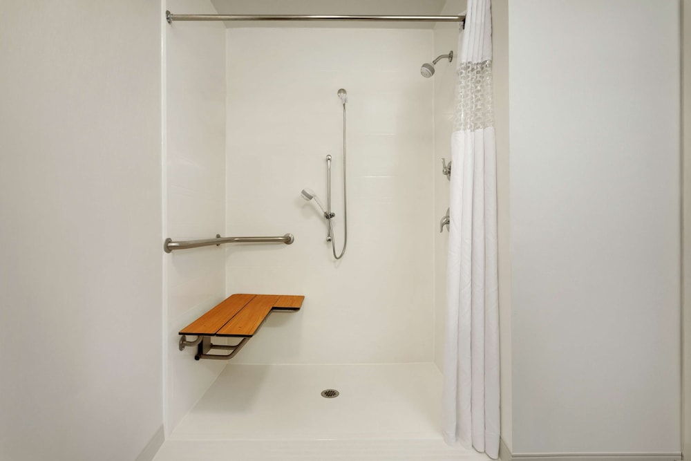 Hampton Inn & Suites Largo - photo 17
