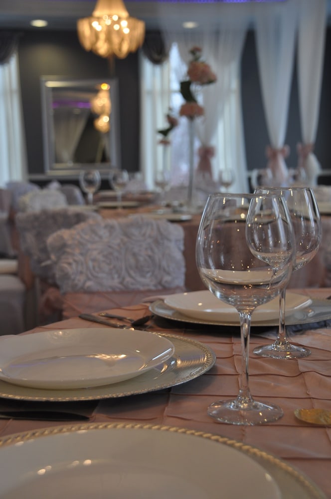 The Inn on Sheridan - photo 2