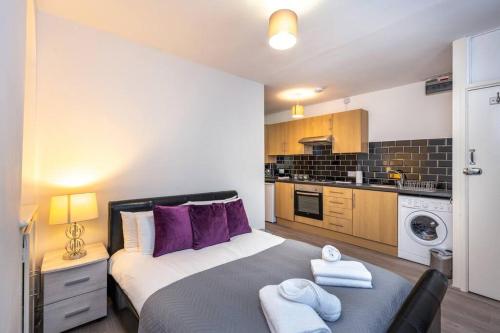 En suite Flat Kitchen Quiet Near Shops — 4-Star Luxury Hotel in Swansea, United Kingdom