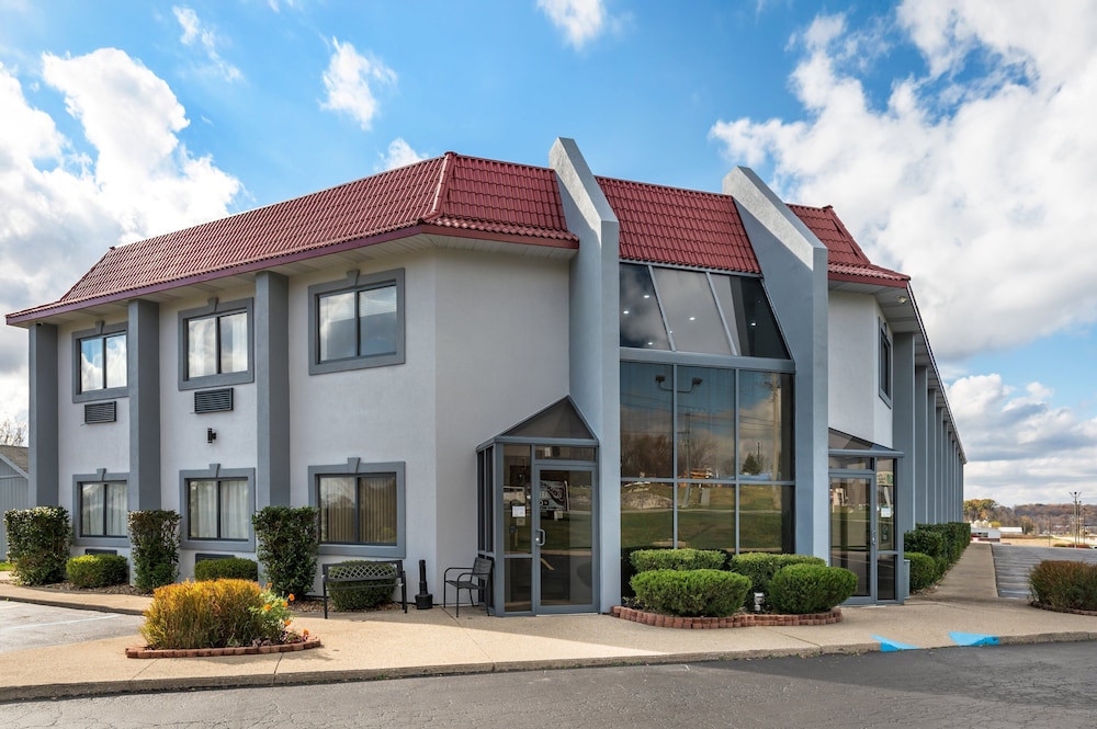 Red Roof Inn Greencastle South Cloverdale - photo 2