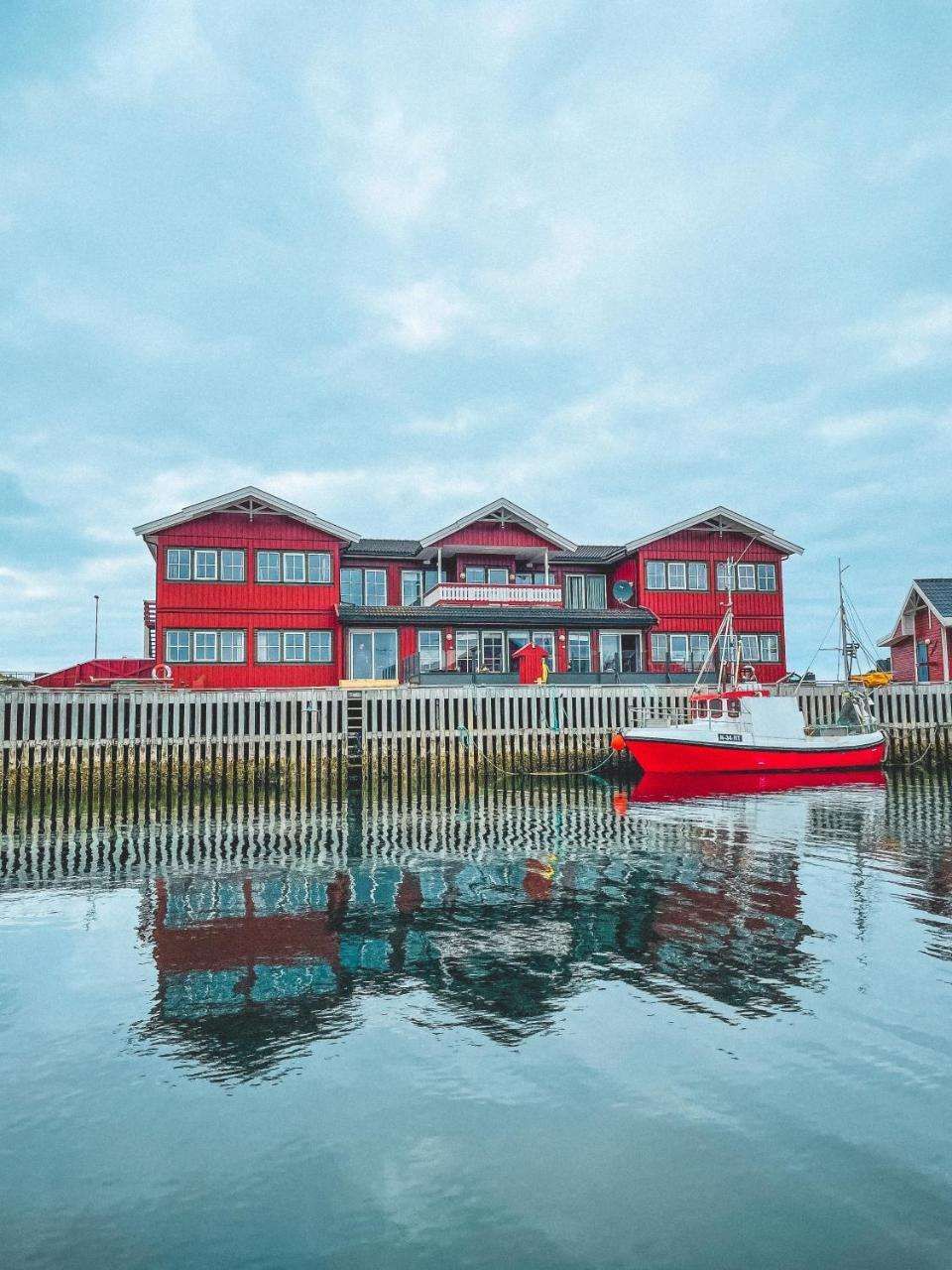 Røst Bryggehotell — hotel in Rost