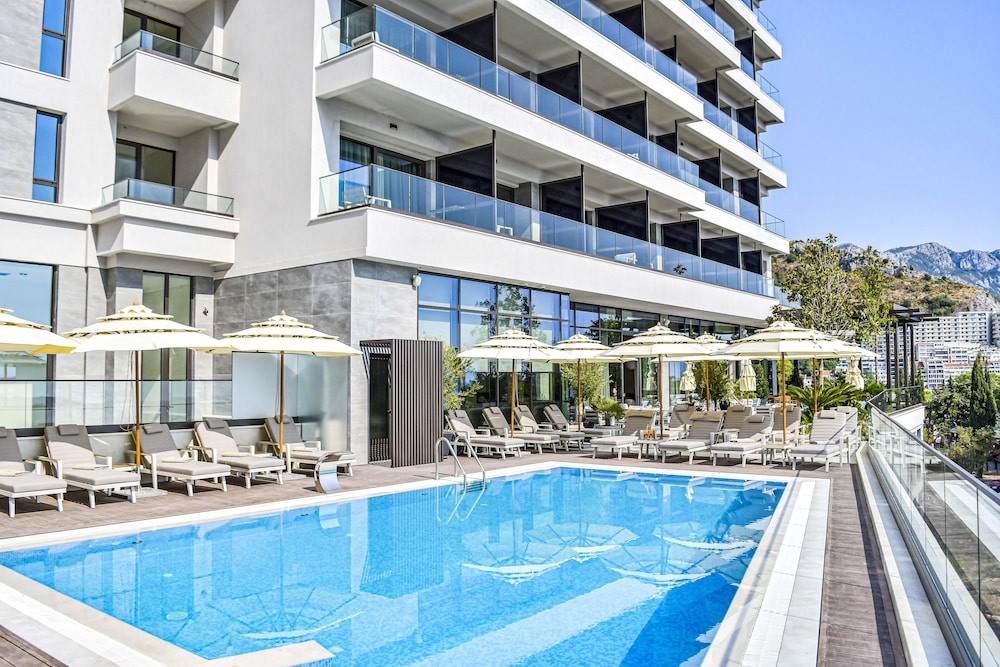 Katamare - carbon neutral hotel in Budva