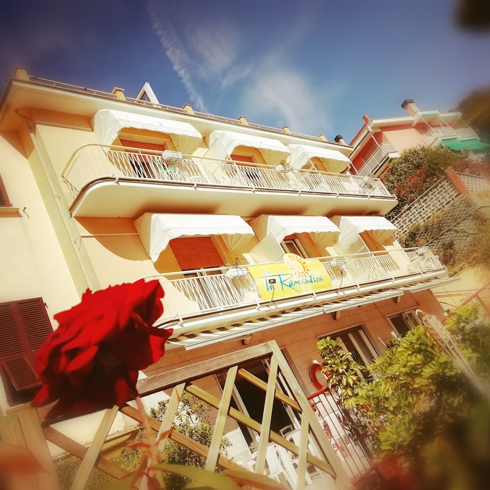 Hotel Eva la Romantica - carbon neutral hotel in Moneglia