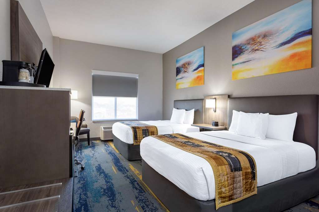 La Quinta Inn & Suites by Wyndham Tampa Central - photo 14