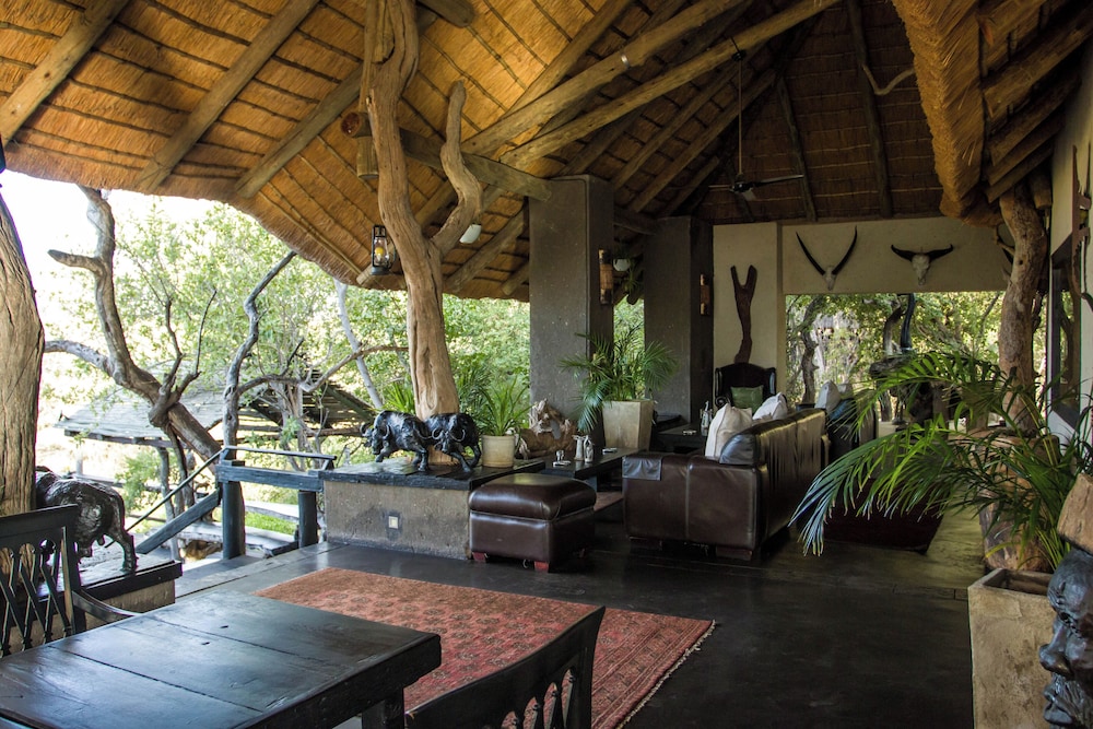 Ezulwini Game Lodges — 5-Star Luxury Hotel in Hoedspruit, South Africa
