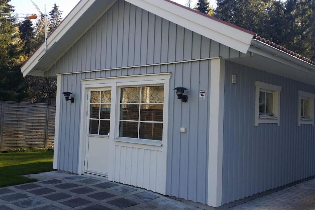 Lidköpings Golfbana och Vänern in Lidkoeping, Sweden