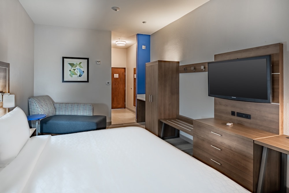 Holiday Inn Express & Suites N Waco Area West by IHG - photo 8