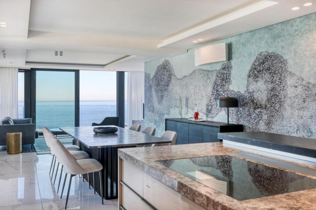 Bantry Bay Allure Luxury Apt with the best views