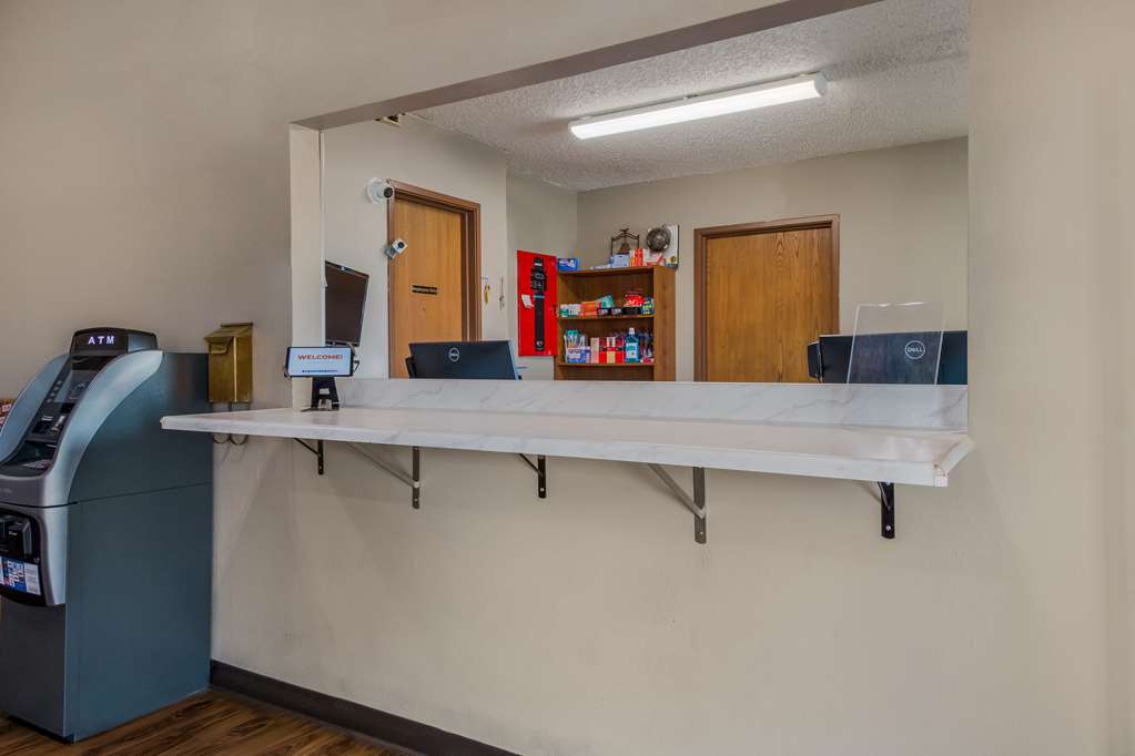 Econo Lodge San Antonio near SeaWorld Medical Center - photo 5